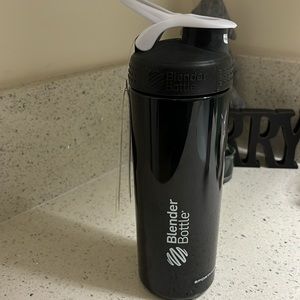 NWT sportmixer blender bottle